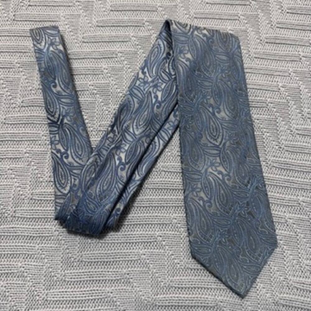 Michael Michael Kors silver monotone paisley silk tie
